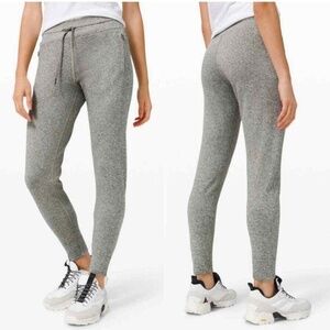 Lululemon Engineered Warmth Jogger Gray/Sage Size 8 $138